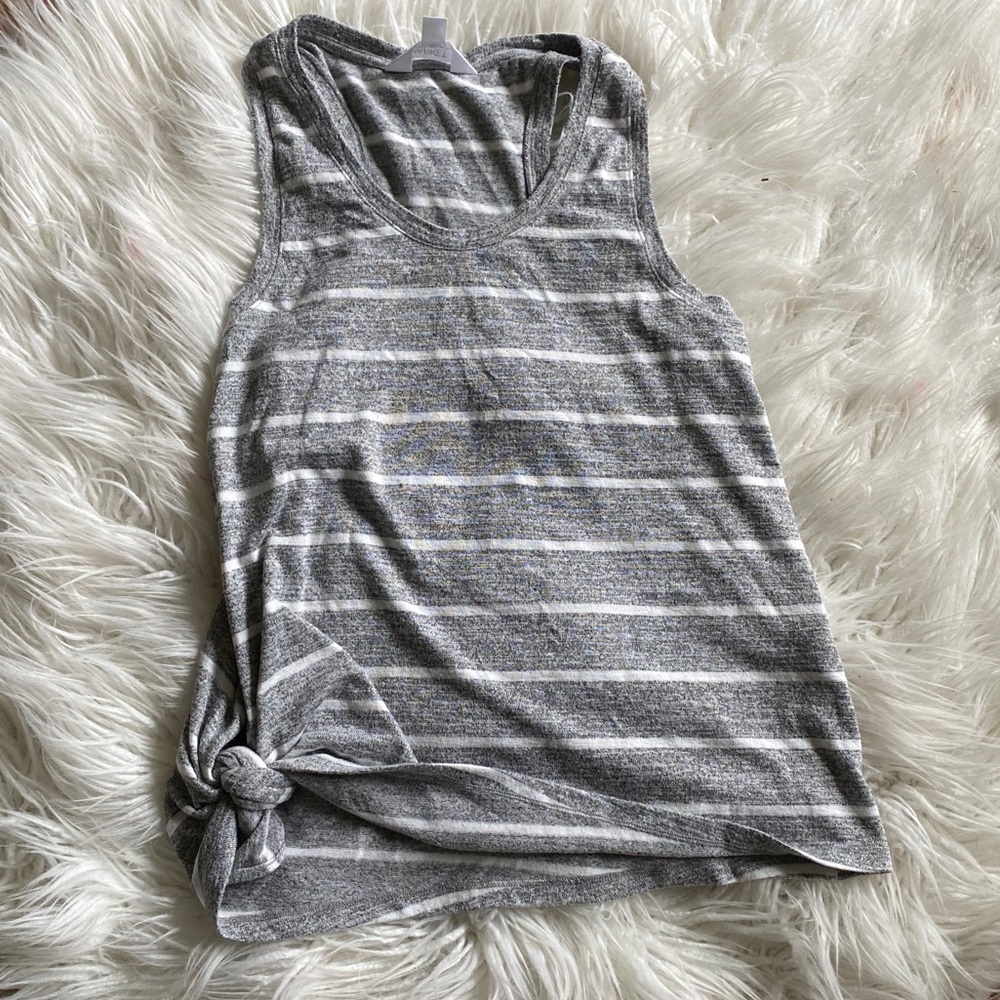 Market & Spruce Vreelan Side Knot Knit Top